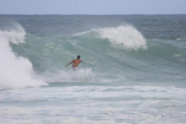 2007 Hawaii Vacation  0789 North Shore Surfing